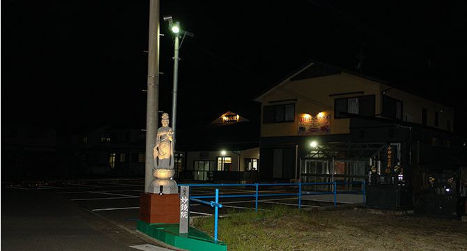 夜の観音様の様子